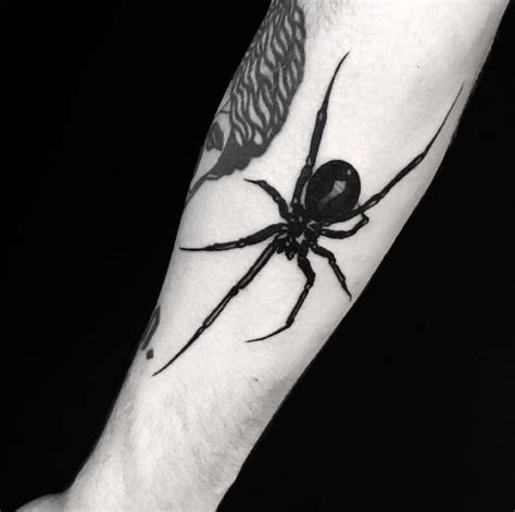 tatuaje de araña en el brazo|64 Tatuajes de arañas reales y negras: Galería con diseños